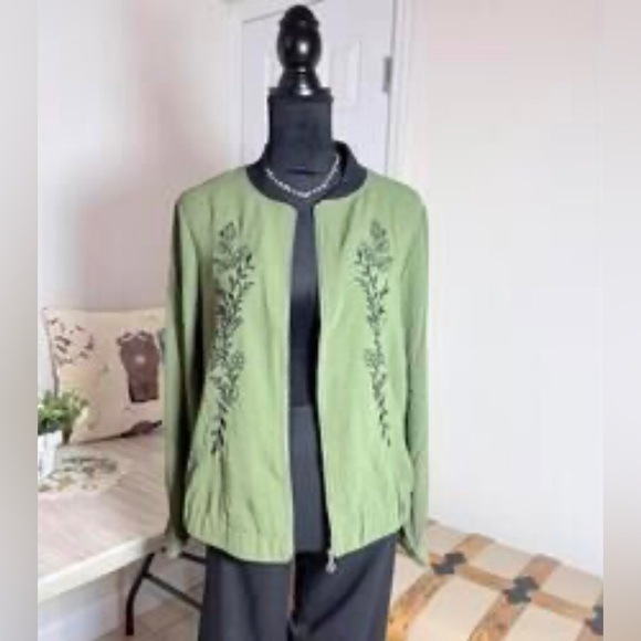 Adrienne Vittadini Jackets & Blazers - Adrienne Vittadini Embroidered Olive Green Black Bomber Jacket Size Large